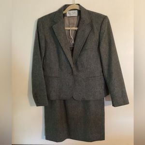 Evan Picone Women’s Wool Skirt Suit